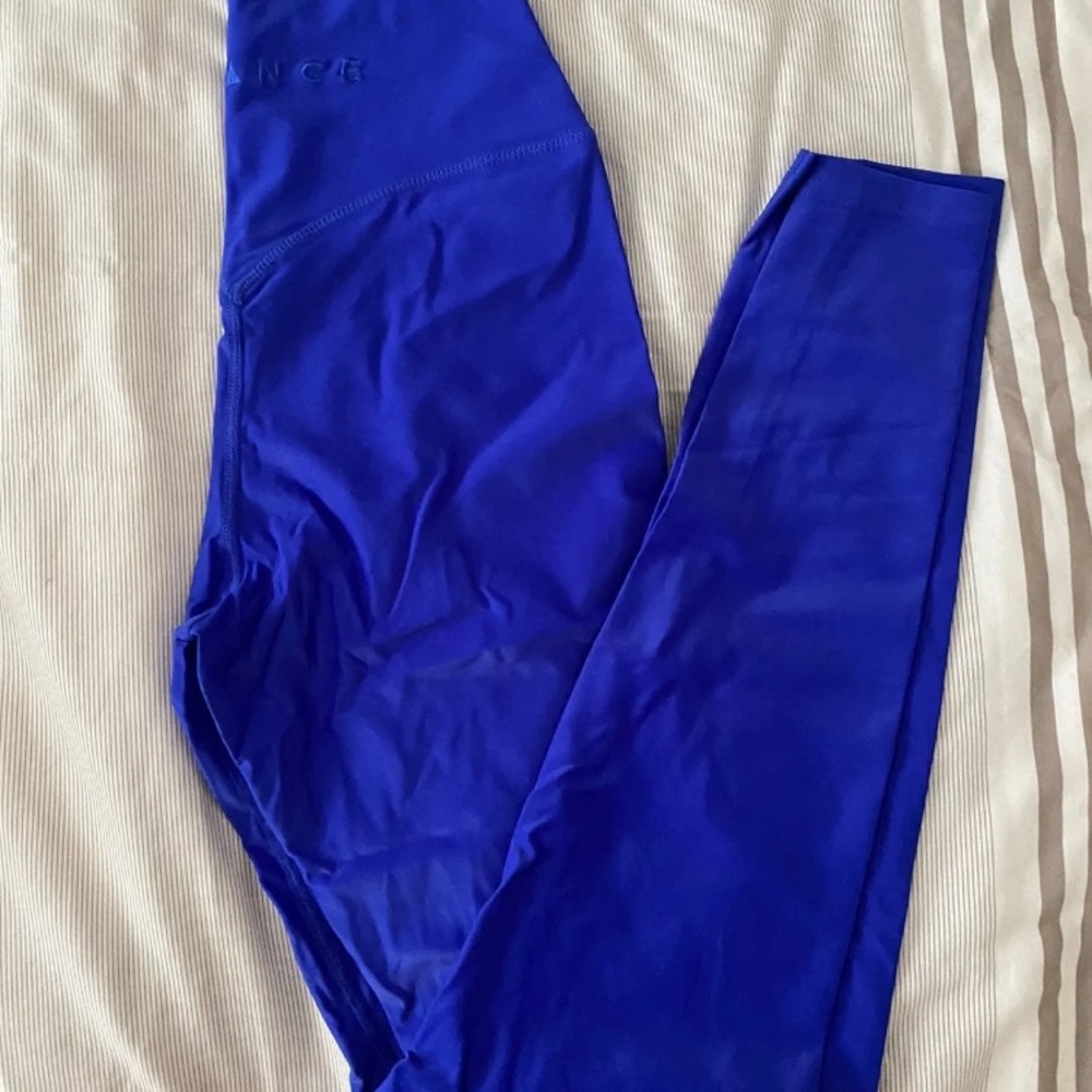 Balance Athletica liquid metal (cobalt blue)